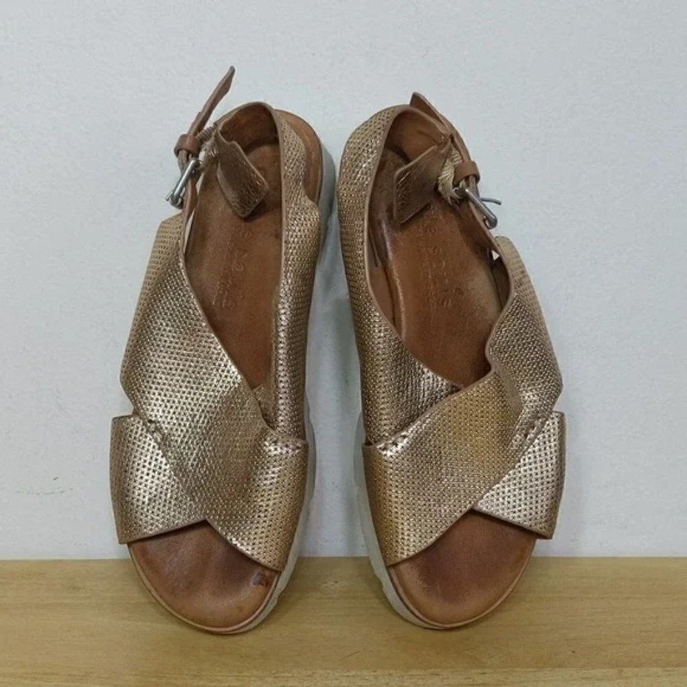 Gentle Souls Kiki Leather Platform Sandals in Rose Gold - Picture 2 of 9
